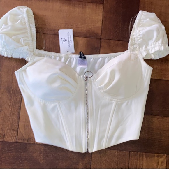 Windsor White Zipper Top - Picture 3 of 3